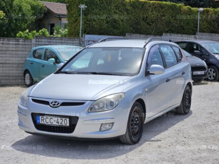 HYUNDAI I30 CW 1.6 DOHC Classic KLÍMA+MULTIKORMÁNY-SZKÖNYV!